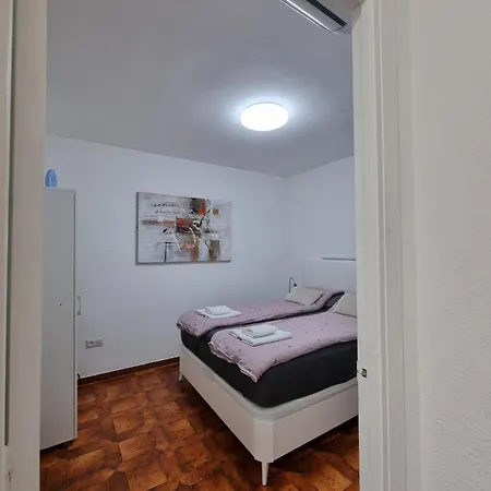 Comfortable One Bedroom *