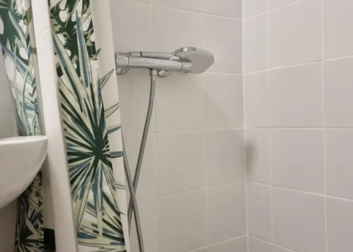 Comfortable One Bedroom *