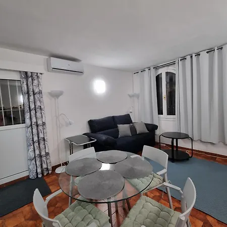 Comfortable One Bedroom *