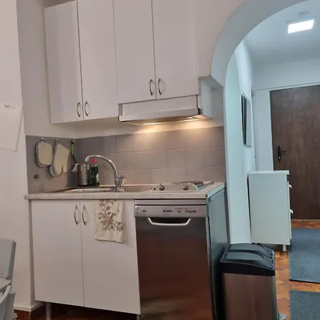 Апартаменти Comfortable One Bedroom Фуенхірола